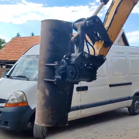 Tilt Bucket 4